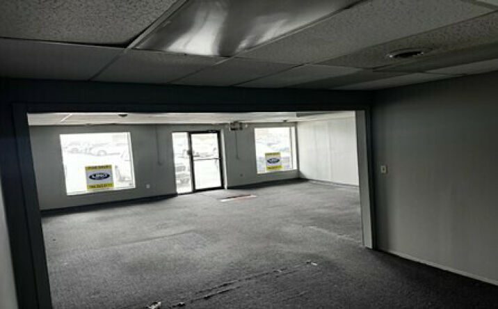 Pictures of Retail property located at 42952 Garfield Rd, Clinton Township, MI 48038 for lease - image #1