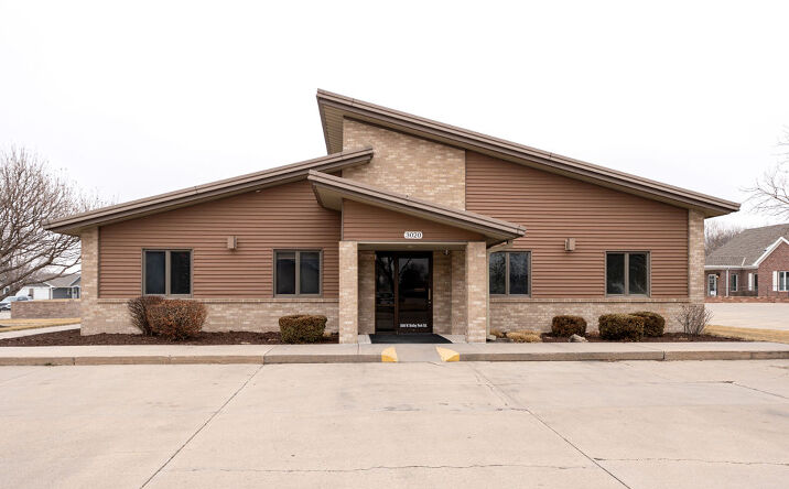 Pictures of Retail property located at 3020 W Stolley Park Rd, Grand Island, NE 68801 for lease - image #1