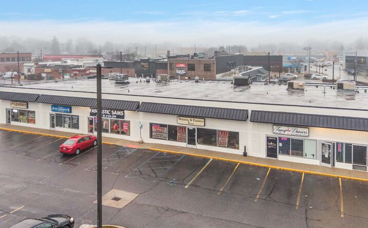 Pictures of Retail property located at 23515 9 Mack Drive, St. Clair Shores, MI 48080 for lease - image #1