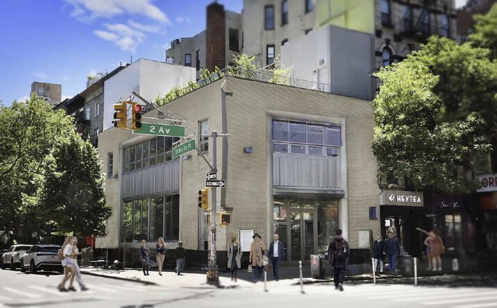 Pictures of Restaurant property located at 2nd Ave, New York, NY 10003 for lease - image #1