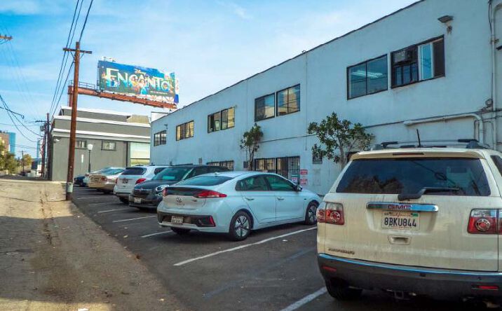 Pictures of Office property located at 10835 Santa Monica Blvd, Los Angeles, CA 90025 for lease - image #1