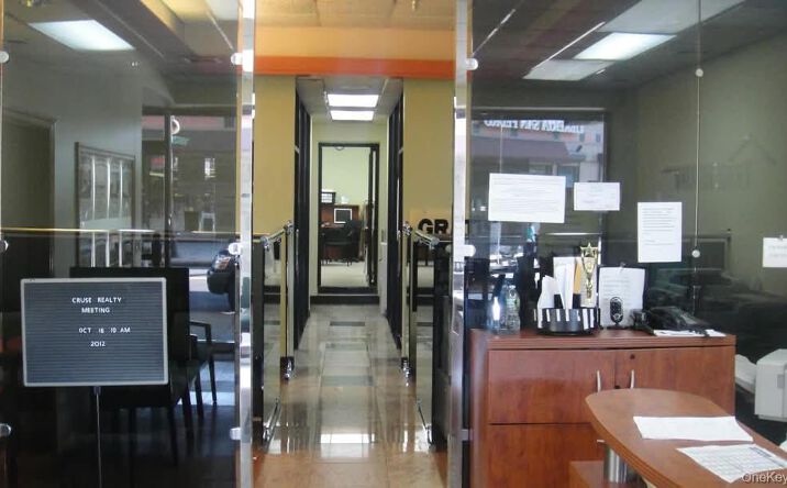 Pictures of Land property located at 9215 Roosevelt Avenue, New York, NY 11372 for lease - image #1