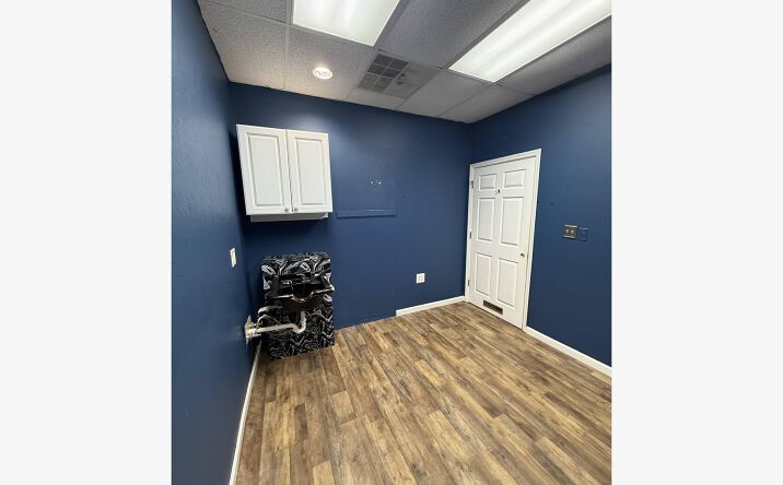 Pictures of Office property located at 9 Rue Du Bois, Beaufort, SC 29907 for lease - image #1