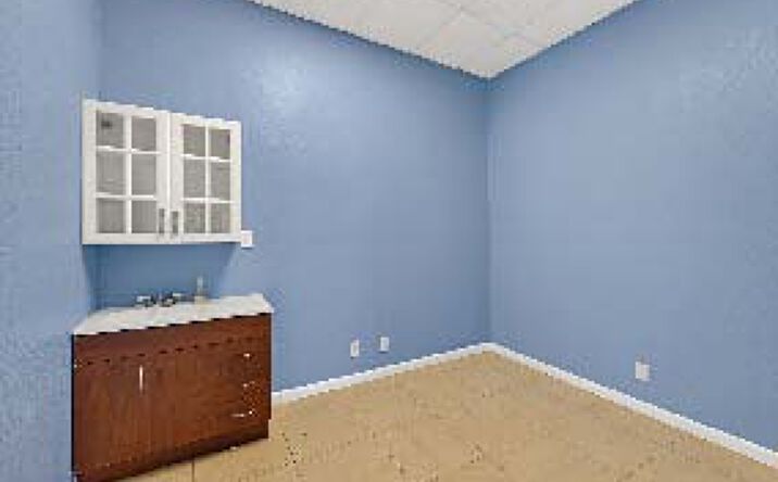 Pictures of Retail property located at 3302 NE 34th St # 3330, Fort Lauderdale, FL 33308 for lease - image #1