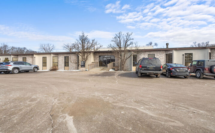 Pictures of Office property located at 4341 S Westnedge Ave, Kalamazoo, MI 49008 for lease - image #1