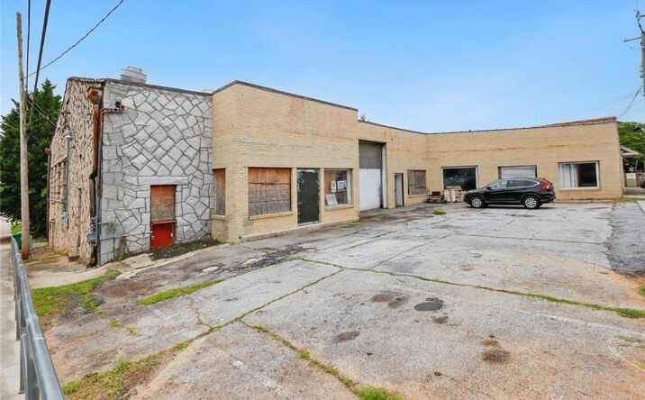 Pictures of Retail, Restaurant, Industrial property located at 5367 E Mountain St, Stone Mountain, GA 30083 for lease - image #1