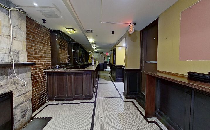 Pictures of Retail, Restaurant property located at 250 W 72nd St, New York, NY 10023 for lease - image #1