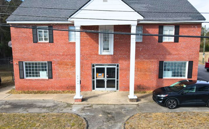 Pictures of Office property located at 2540 Gillespie St, Fayetteville, NC 28306 for lease - image #1