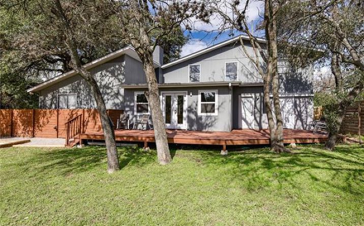 Pictures of Office, Retail property located at 2111 W Slaughter Ln, Austin, TX 78748 for lease - image #1