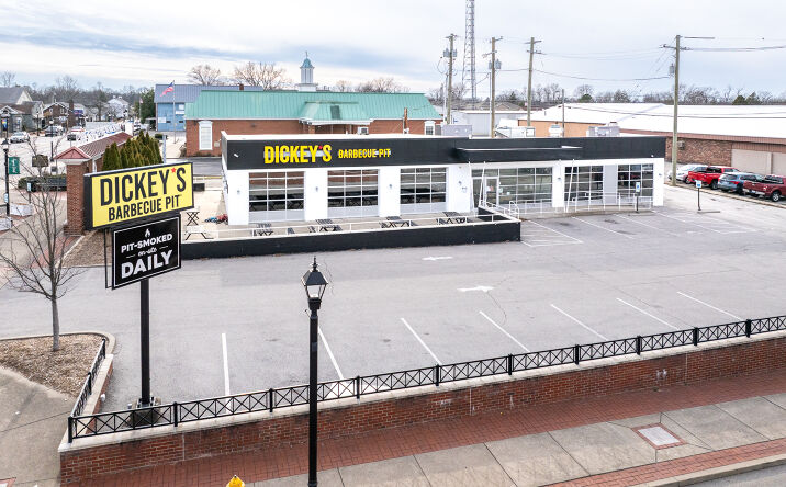 Pictures of Restaurant property located at 10318 Taylorsville Rd, Louisville, KY 40299 for lease - image #1