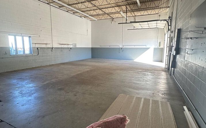 Pictures of Industrial property located at 3300-3312 Encrete Ln, Moraine, OH 45439 for lease - image #1