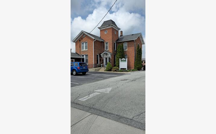 Pictures of Office property located at 213 S Court St, Crown Point, IN 46307 for lease - image #1