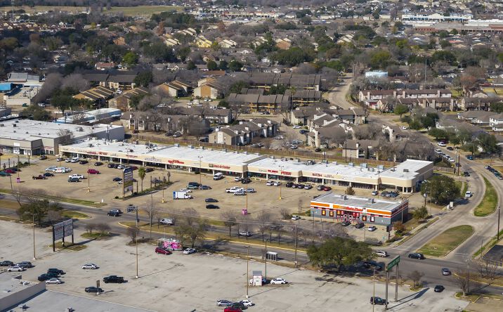Pictures of Retail property located at 12600 Bissonnet St, Houston, TX 77099 for lease - image #1