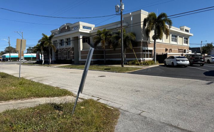 Pictures of Office property located at 501 S Lincoln Ave, Clearwater, FL 33756 for lease - image #1