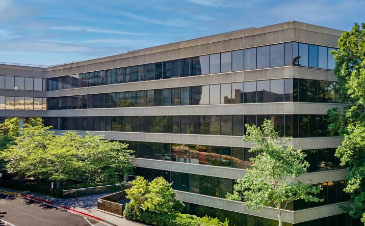 Pictures of Office property located at 5901 Peachtree Dunwoody Rd NE, Atlanta, GA 30328 for lease - image #1