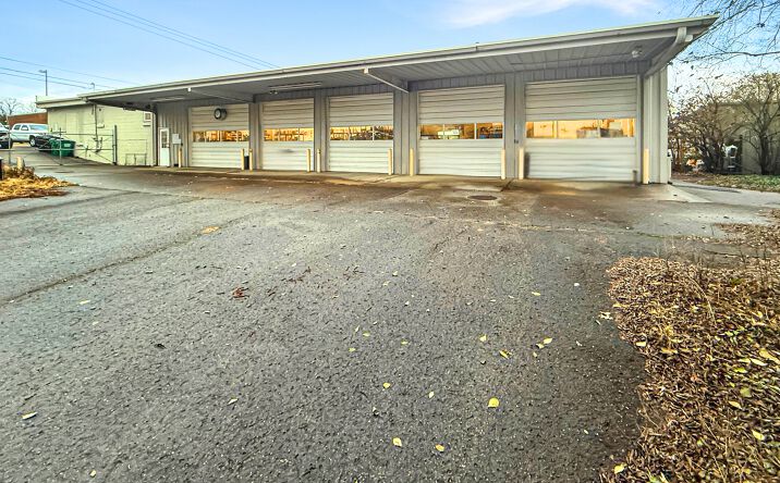 Pictures of Retail, Industrial, Special Purpose property located at 316 E Old Hickory Blvd, Nashville, TN 37115 for lease - image #1