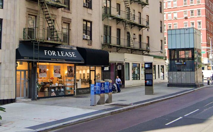 Pictures of Retail property located at 304 East 86th St, New York, NY 10028 for lease - image #1