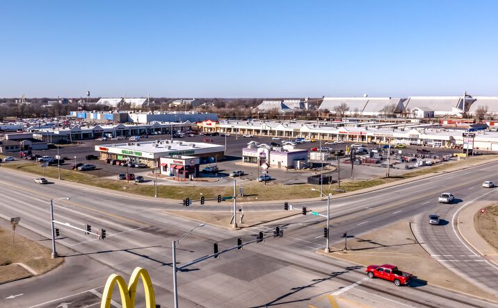Pictures of Retail, Office, Restaurant property located at 1714 1st St, Kennett, MO 63857 for lease - image #1