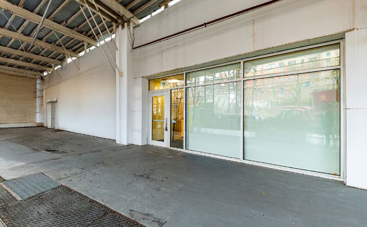 Pictures of Retail property located at 52 West St, New York, NY 10006 for lease - image #1