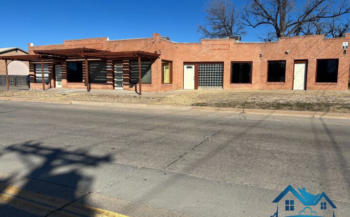 Pictures of Retail, Office property located at 324 E Harris Ave, San Angelo, TX 76903 for lease - image #1