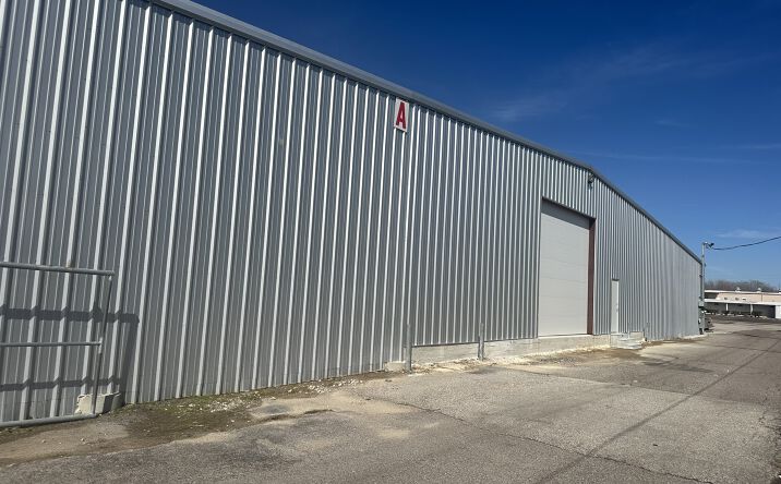Pictures of Industrial property located at 3190 Hwy 69 N, Nederland, TX 77627 for lease - image #1