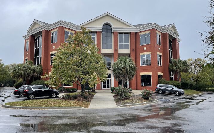 Pictures of Office property located at 1113 44th Ave N, Myrtle Beach, SC 29577 for lease - image #1