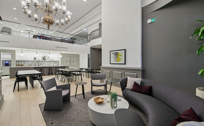 Pictures of Office property located at 33 N LaSalle St, Chicago, IL 60602 for lease - image #1