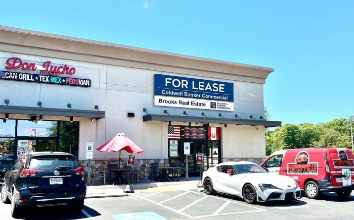 Pictures of Retail property located at 11657 Lakeridge Pkwy, Ashland, VA 23005 for lease - image #1