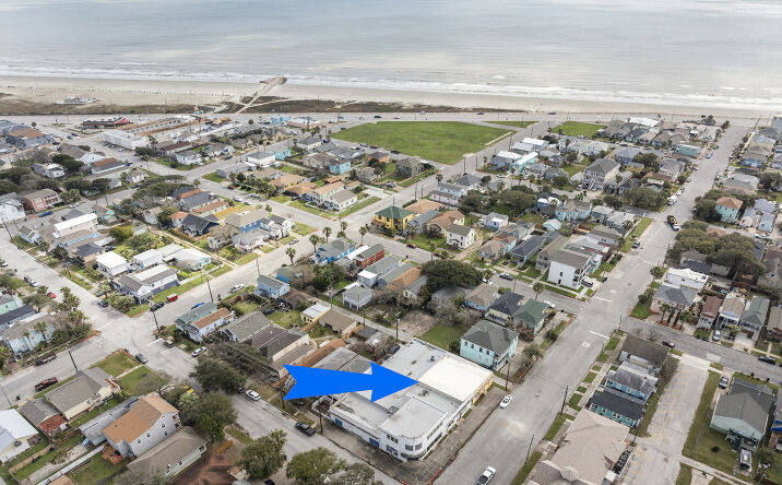 Pictures of Retail, Office, Special Purpose property located at 1212 13th St, Galveston, TX 77550 for lease - image #1