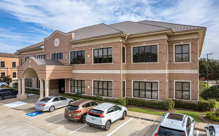 Pictures of Office property located at 4660 Sweetwater Blvd, Sugar Land, TX 77479 for lease - image #1