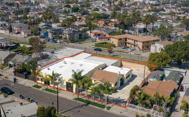 Pictures of Industrial property located at 2703 Southwest Dr, Los Angeles, CA 90043 for lease - image #1