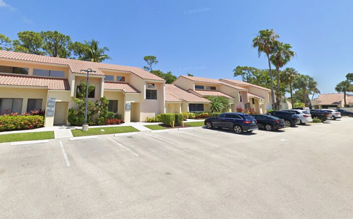 Pictures of Office property located at 2499 Glades Rd, Boca Raton, FL 33431 for lease - image #1