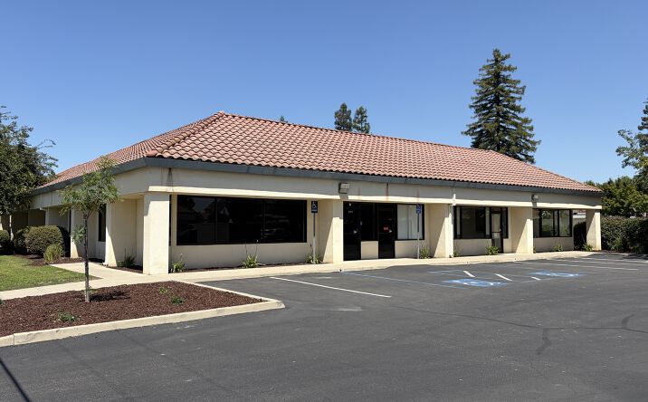 Pictures of Office property located at 1142 Rose Ave, Selma, CA 93662 for lease - image #1