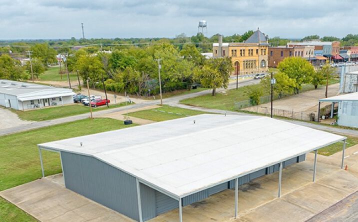 Pictures of Retail, Office property located at 224 W Liberty St, Pilot Point, TX 76258 for lease - image #1