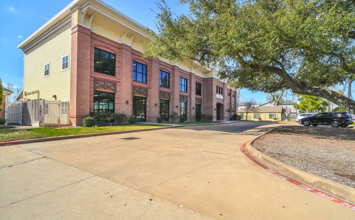 Pictures of Special Purpose, Office property located at 1905 Jacquelyn Dr, Houston, TX 77055 for lease - image #1