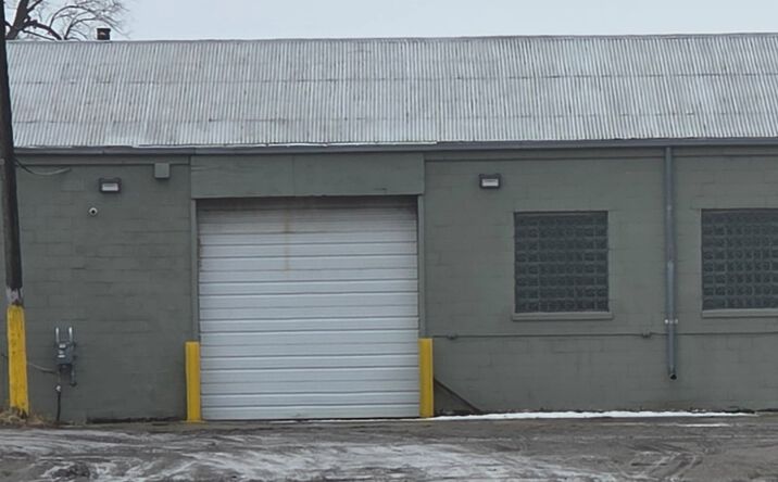 Pictures of Industrial property located at 21301 Meyers Rd, Oak Park, MI 48237 for lease - image #1