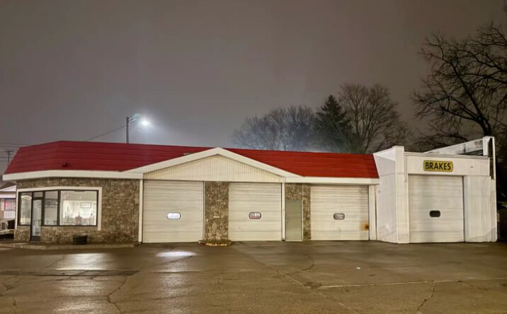 Pictures of Retail property located at 1901 S Cedar St, Lansing, MI 48910 for lease - image #1