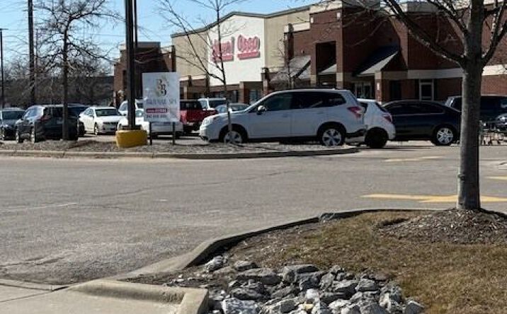 Pictures of Retail property located at 1832 South Arlington Heights Road, Arlington Heights, IL 60005 for lease - image #1
