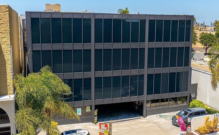 Pictures of Office property located at 611 W Civic Center Dr, Santa Ana, CA 92701 for lease - image #1