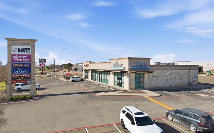 Pictures of Retail property located at 4215 Franklin Ave, Waco, TX 76710 for lease - image #1