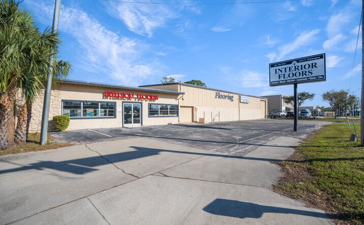 Pictures of Retail, Industrial property located at 4444 N Washington Blvd, Sarasota, FL 34234 for lease - image #1