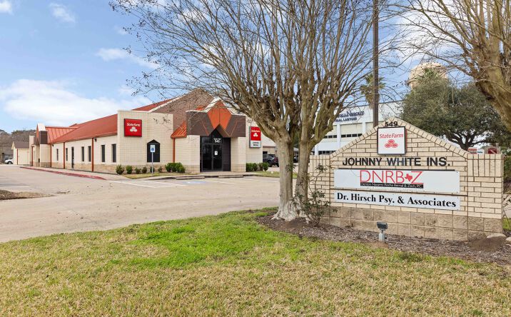 Pictures of Office property located at 549 Egret Bay Blvd, League City, TX 77573 for lease - image #1
