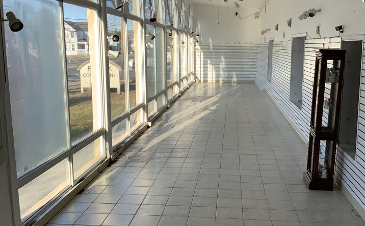 Pictures of Retail, Industrial property located at 661 Atlantic City Blvd, Berkeley Township, NJ 08721 for lease - image #1