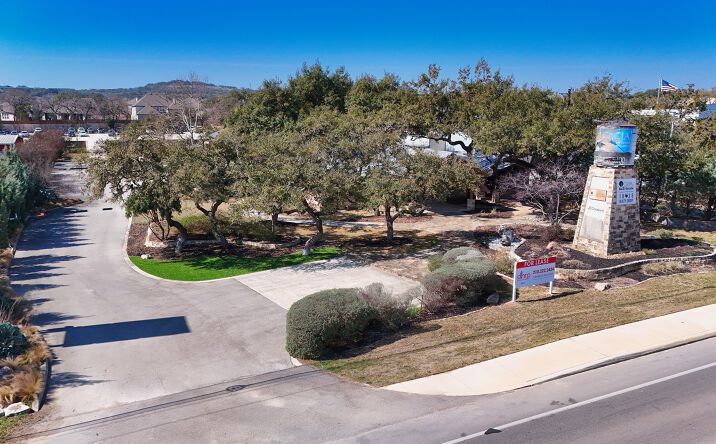 Pictures of Office property located at 32255 I-10, Boerne, TX 78006 for lease - image #1