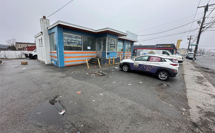 Pictures of Retail, Restaurant property located at 267 Burnside Avenue, Lawrence, NY 11559 for lease - image #1