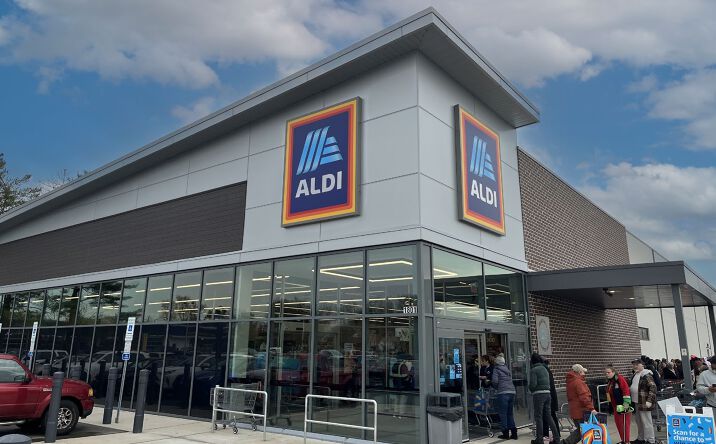 Pictures of Retail property located at 1801 Mt Holly Rd, Burlington, NJ 08016 for lease - image #1