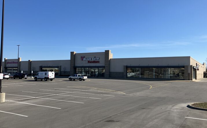 Pictures of Retail property located at 2437 E Main St, Plainfield, IN 46168 for lease - image #1