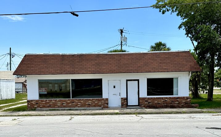 Pictures of Retail, Special Purpose, Industrial property located at 111 S Railroad St, Bunnell, FL 32110 for lease - image #1