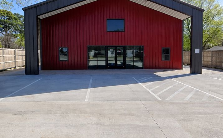 Pictures of Retail, Industrial property located at 708 Corry A Edwards Dr, Kennedale, TX 76060 for lease - image #1