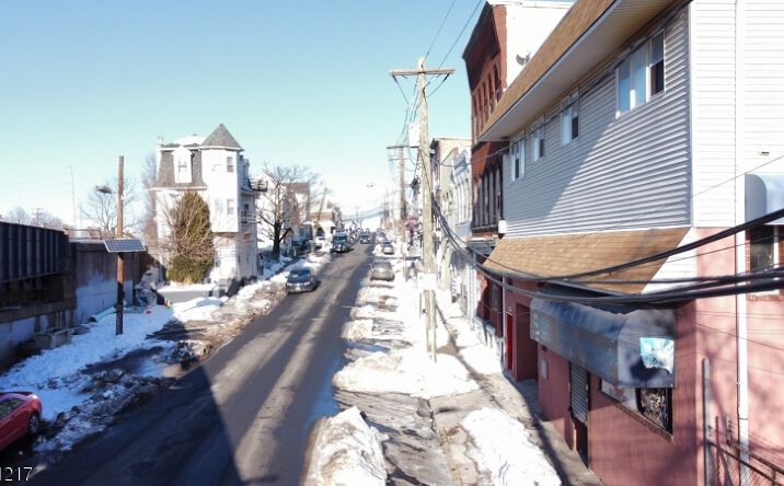 Pictures of Retail property located at 386 River St, Paterson, NJ 07524 for lease - image #1
